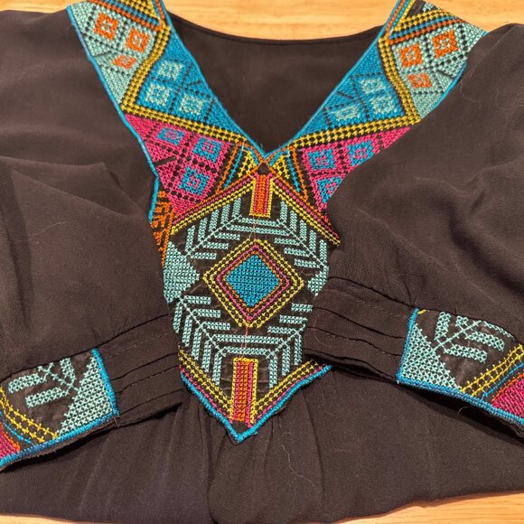 Vintage Women's Moda Cache Blouse Black Embroidered Neck & Sleeves Size XL - Picture 6 of 8